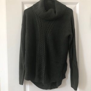 Banana Republic hunter green knit sweater